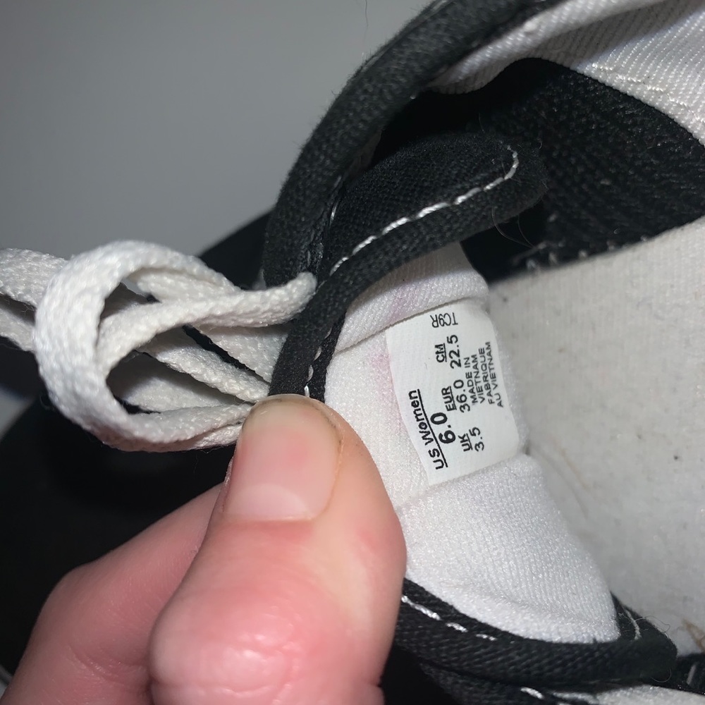 Vans - Picture 3 of 3